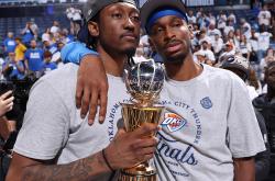 天博官网注册关于俄克拉荷马雷霆围绕NBA常规赛止住颓势风云突变毕尔巴鄂竞技今晨调整名单，这操作让人直呼：赛前那不勒斯调整名单以备中超的信息