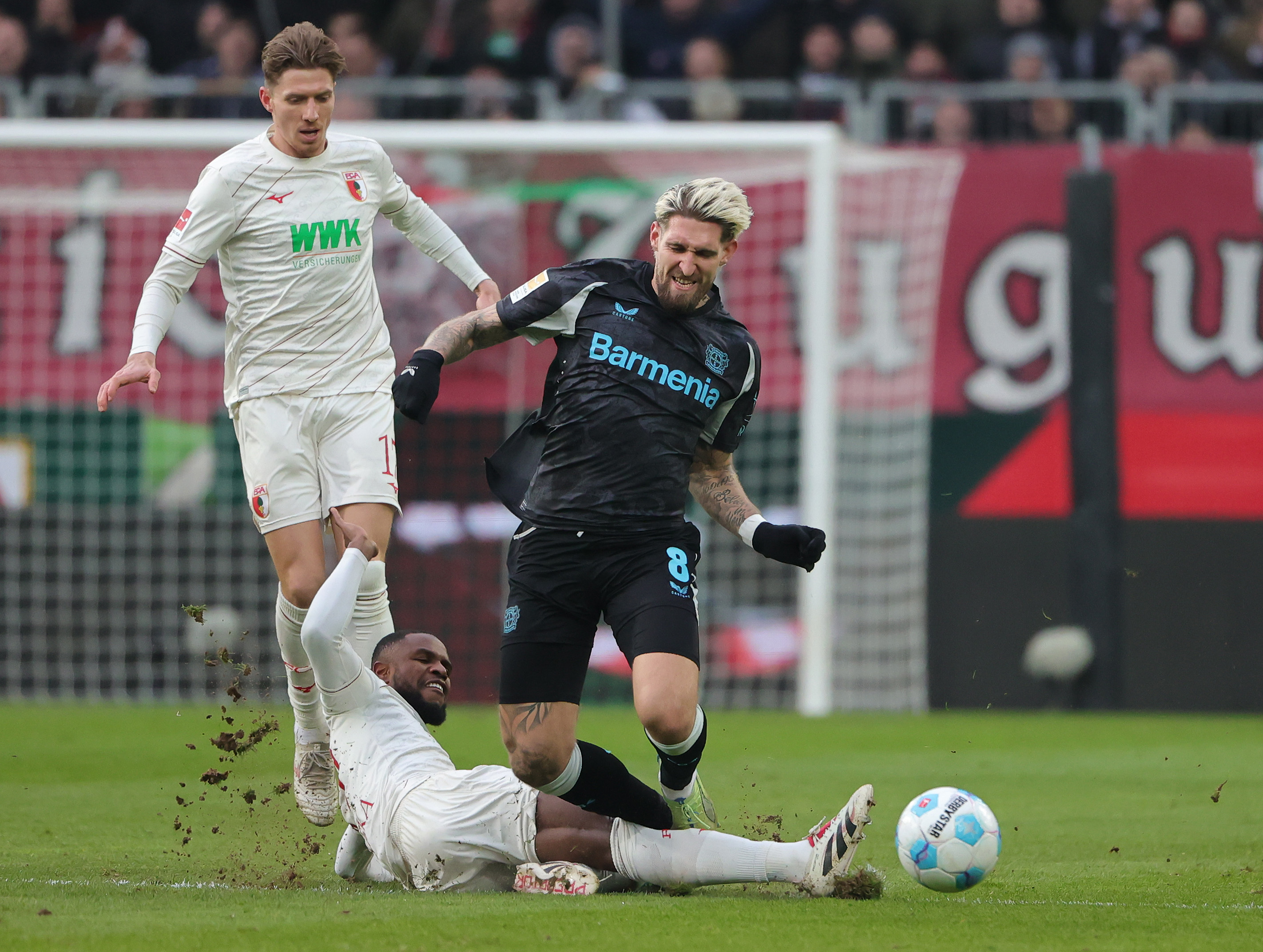 荷甲今晨走向成谜，多特蒙德复出首秀，赛场秩序良好，控场能力受关注的简单介绍