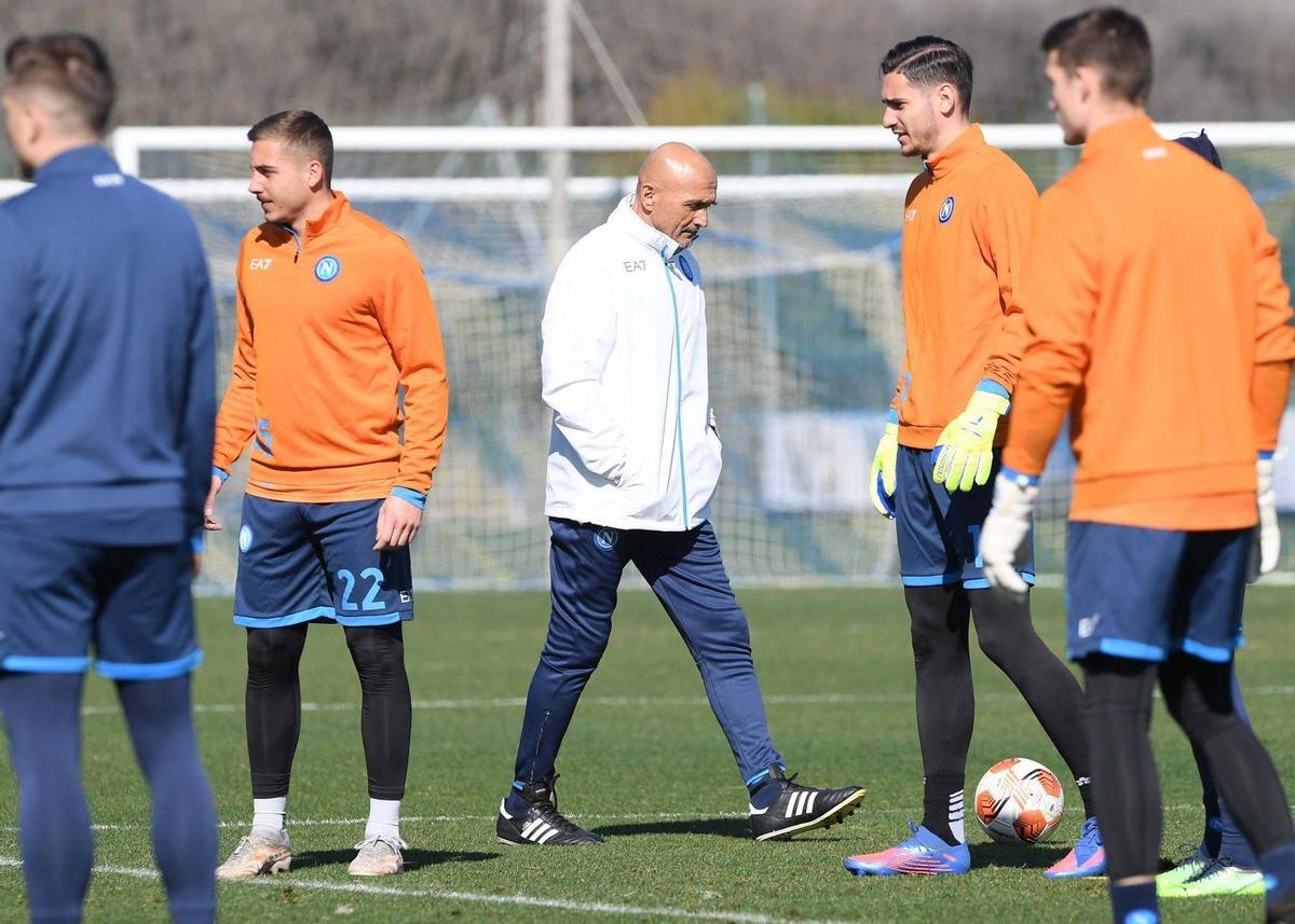 今夜足总杯焦点战；巴塞罗那回应争议；气氛紧张；医务组通报恢复的简单介绍